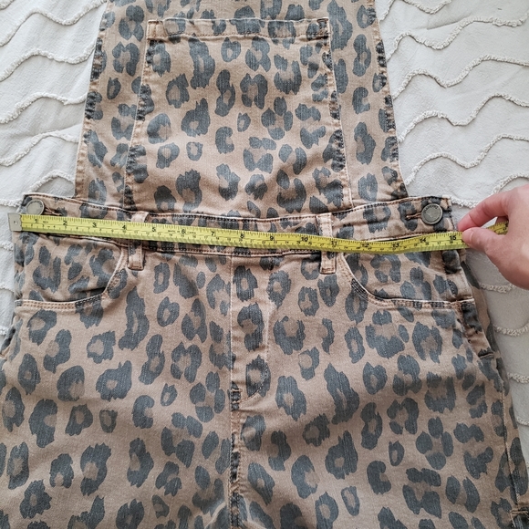 BLANK NYC Shortall in Catwalk - Picture 7 of 15